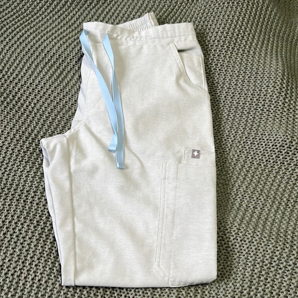 Used: Like New Figs Scrub Pants
